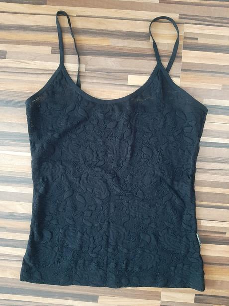 Elastický čierny top teknur velk. s., s