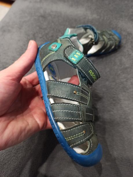 Sandálky, lasocki,24