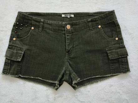 Pekné dámske kraťasy, gate,38