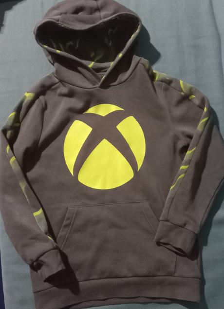 Mikinka xbox c. 140 - 146, f&f,140