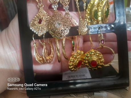 Pozlatene chirurgicke, 