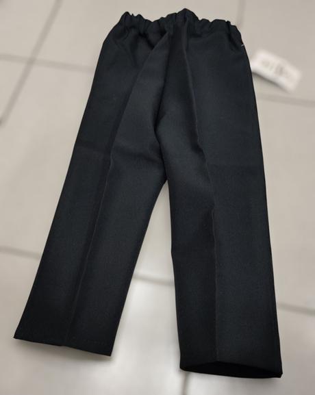 Čierne elegantné nohavice, 92