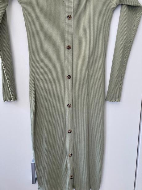 Šaty španielskeho strihu nové vel m/l, sinsay,m