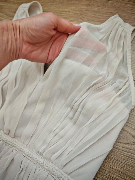 Krásne jednoduché šaty, m