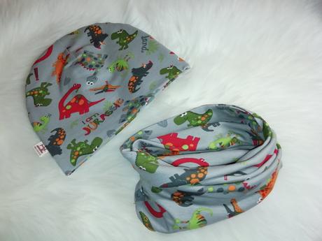 Čiapka a nákrčník.,