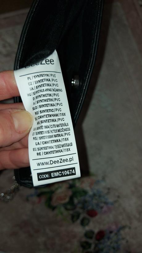 Mala kabelka deezee, 