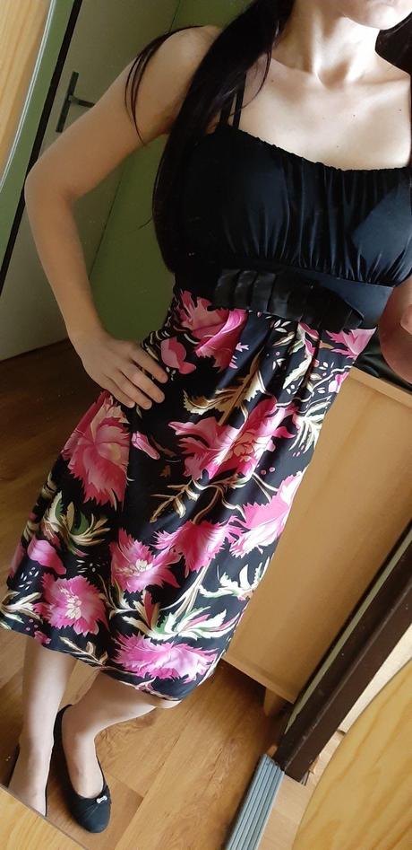 Letné kvetinové šaty, s