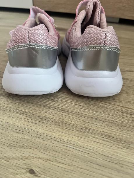 Ruzove tenisky, pepco,31