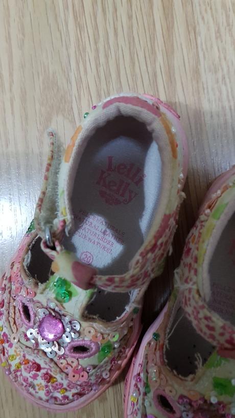 Topanocky lelli kelly, 20