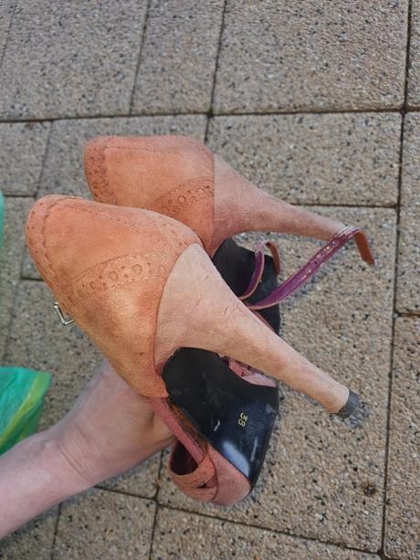 Značkové kožené sandale, 38