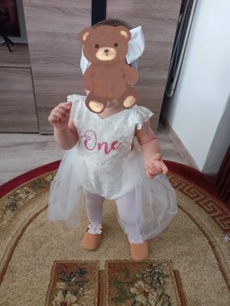 Body zo sukničkou, 80