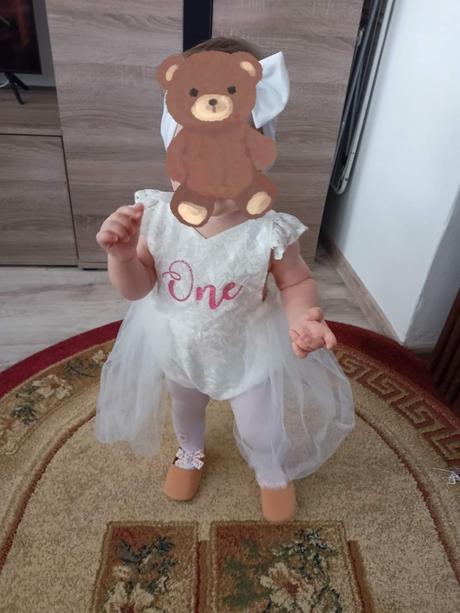 Body zo sukničkou, 80