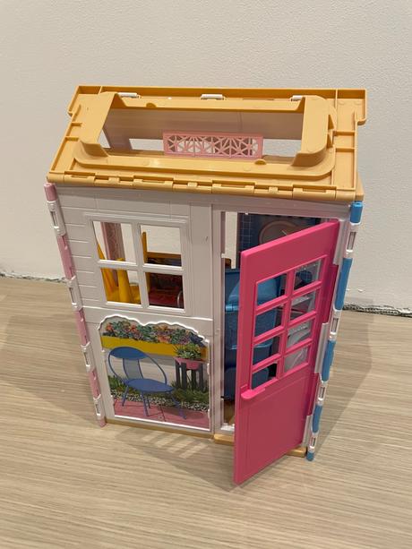 Skladací barbie domcek,