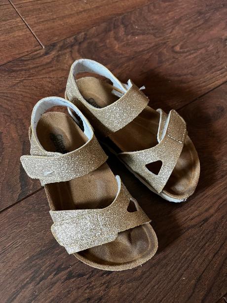 Zlaté sandále 28, 28