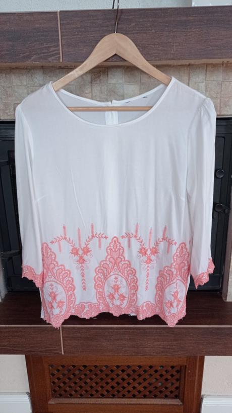 Vysivana bluzka so zapinanim na gombíky, m