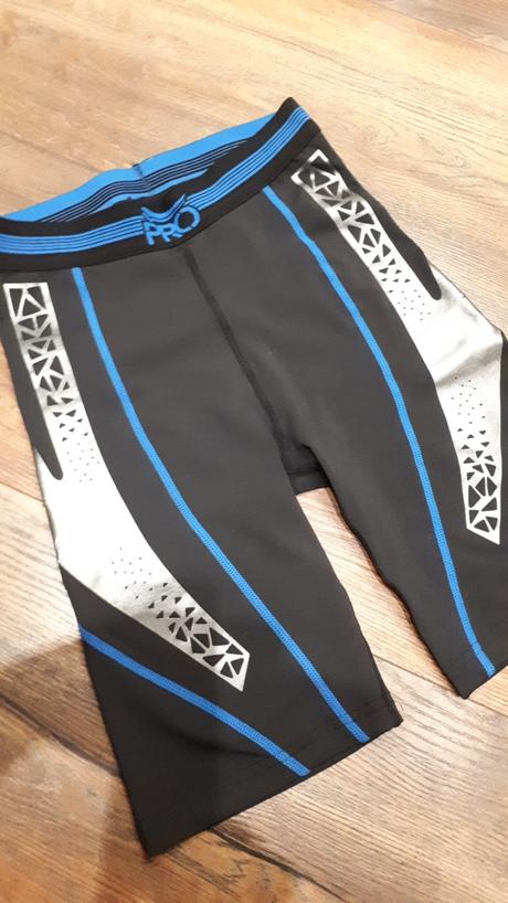 Elastické kratasy vel 134/140/146, adidas,134