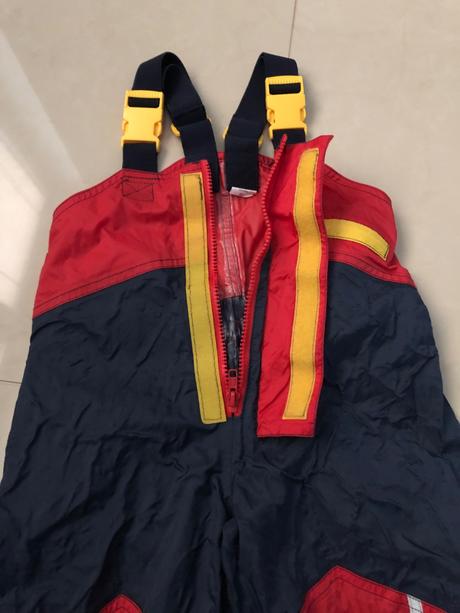 Nohavice do dažďa, 92