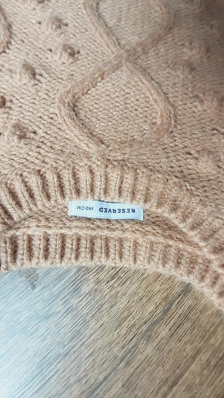 Sveter, reserved,140