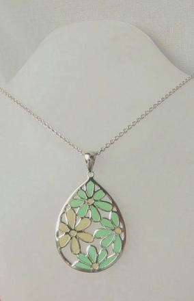 Náhrdelník s kvietkami,