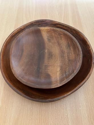 Masívne plytké taniere z akáciového dreva 2 ks, 