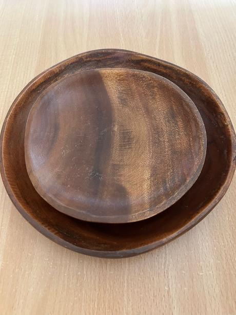 Masívne plytké taniere z akáciového dreva 2 ks, 