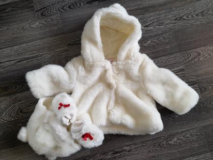 Kožúšok s čiapkou a rukavičkami, 74