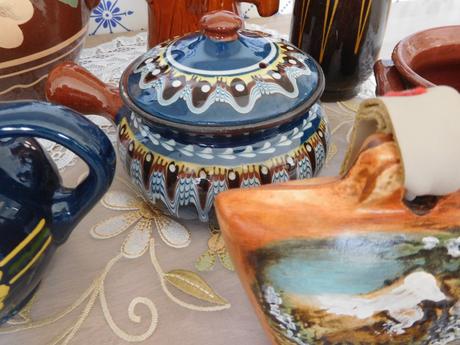 Keramika  farebná rozna, 