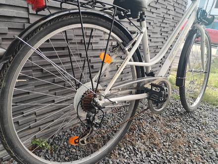 Predám dámsky bicykel v čistom a zachovalom stave., 