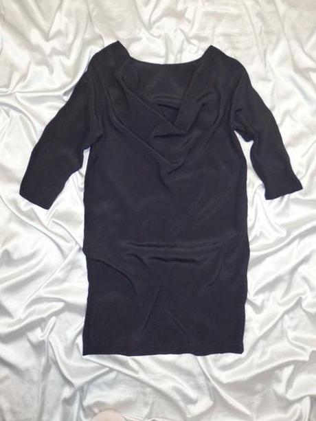 Kvalitný čierne šaty, s