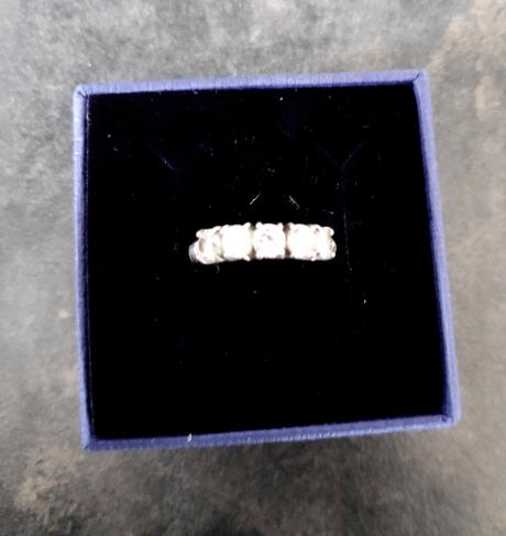 Strieborny damsky prsten, 