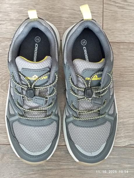 2x tenisky (už s poštovným), 35