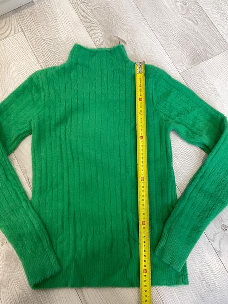 Zelený chlpatý sveter, s