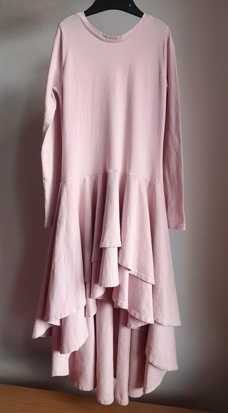 Svetloružové šaty s extratočivou sukňou zn. zuppa, 128