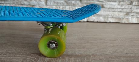 Modrý pennyboard / mini cruiser/ skateboard,