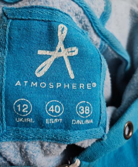 Mikina, atmosphere,m