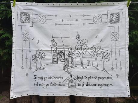 Stará vyšívaný nástenka, 