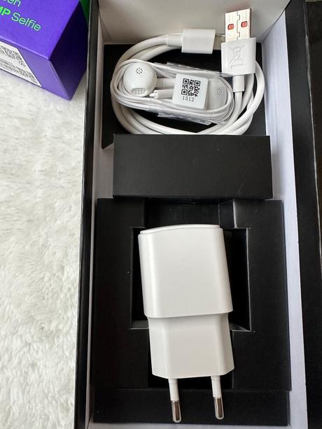 "ako nové" infinix hot 40i 4 gb/128 gb zlatý za90e, 