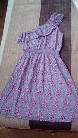 Kvietkovane saty na jedno rameno, xs