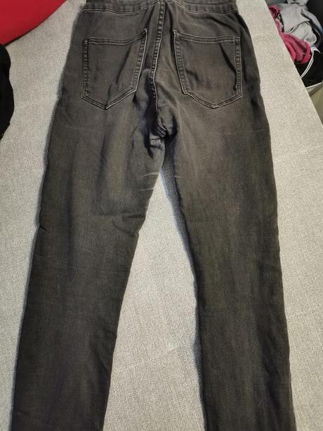 Dámske riflové nohavice, bershka,38