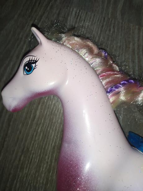 Kon pre barbie babiky,