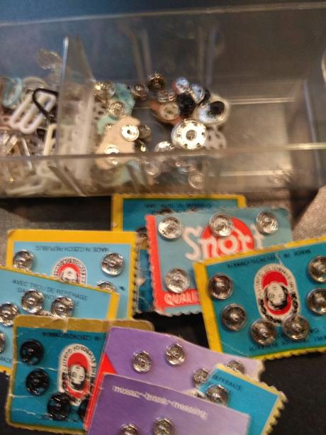 Krajčírske potreby, cvoky,