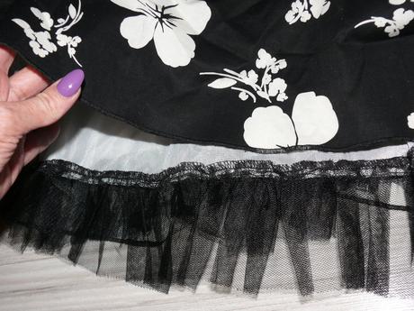 Kvetinkové saty s-m, s