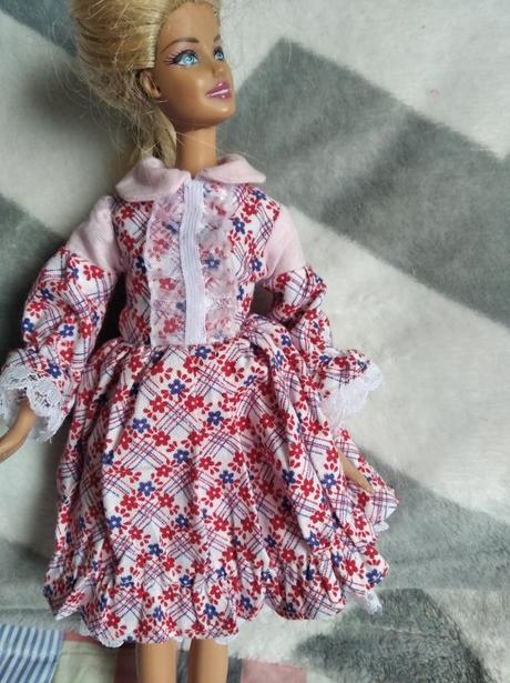 Šaty pre barbie babiku,