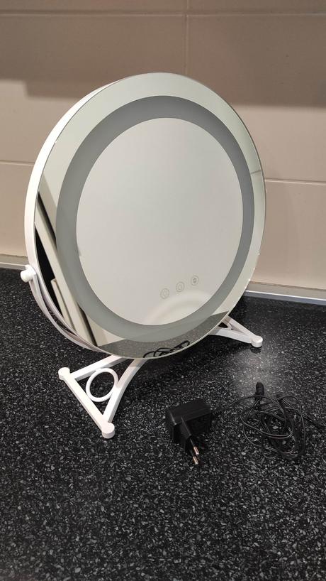 Kozmetické zrkadlo stolové s led osvetlením, 