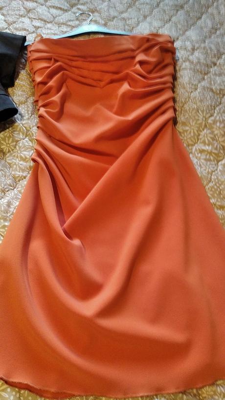 Šaty spoločenské, 36