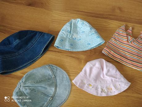 Čiapky, klobúky, 68