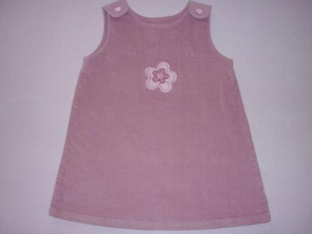 Pekné menčestrové šatky., 92