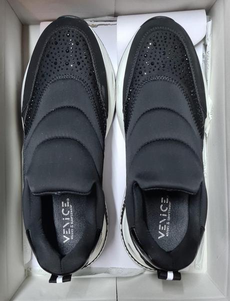 Tenisky s kamienkami, 40