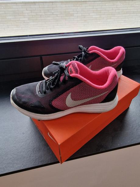 Dievčenské botasky niké revolution, nike,38