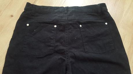 Čierne nohavice, 38